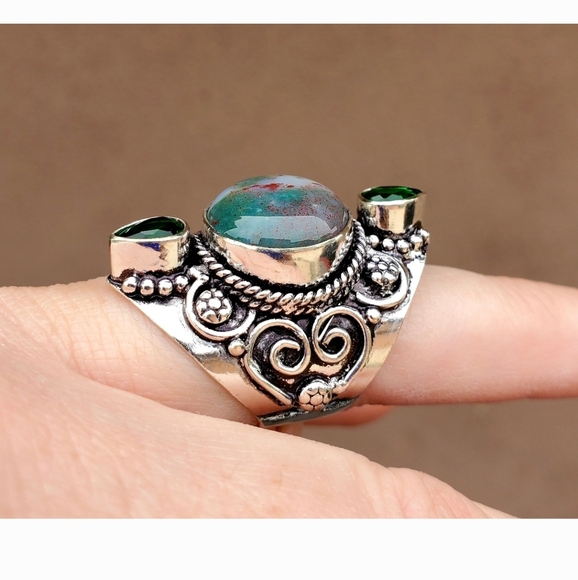 New Bloodstone and Peridot 925 Silver Statement Ring. - Picture 12 of 16